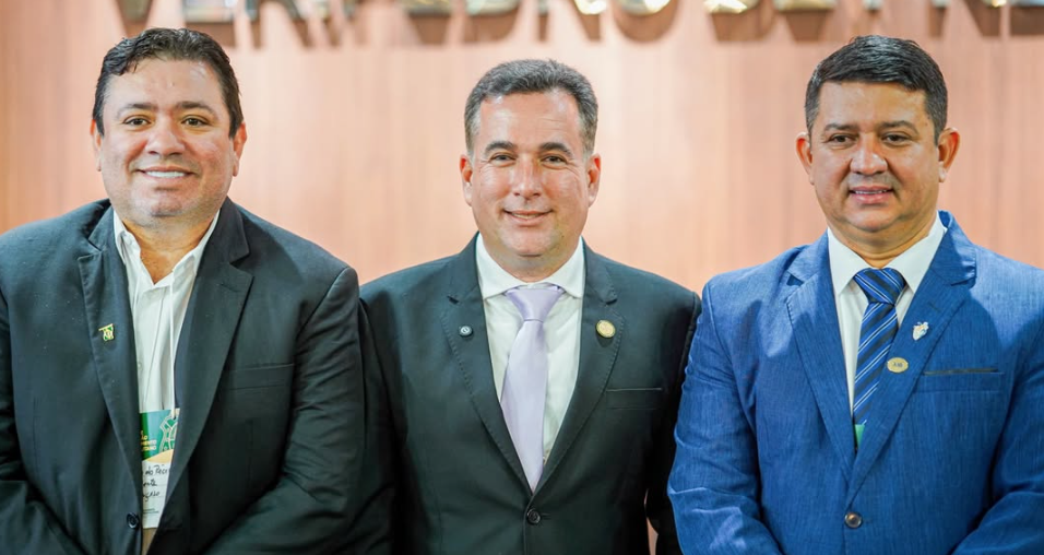 Parlamento Metropolitano é instalado em Aquiraz para fortalecer integração entre câmaras municipais